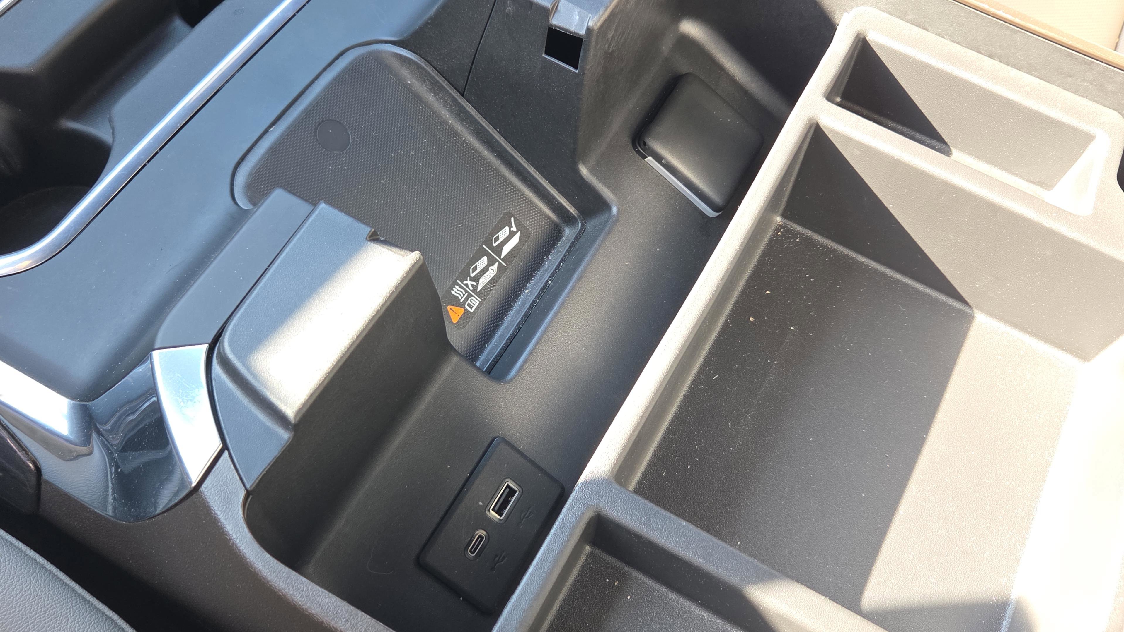 Used 2024 Chevrolet Silverado 2500 LTZ w/ LTZ Plus Package image 28