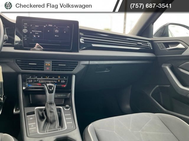 Used 2025 Volkswagen Jetta Sport FWD image 28