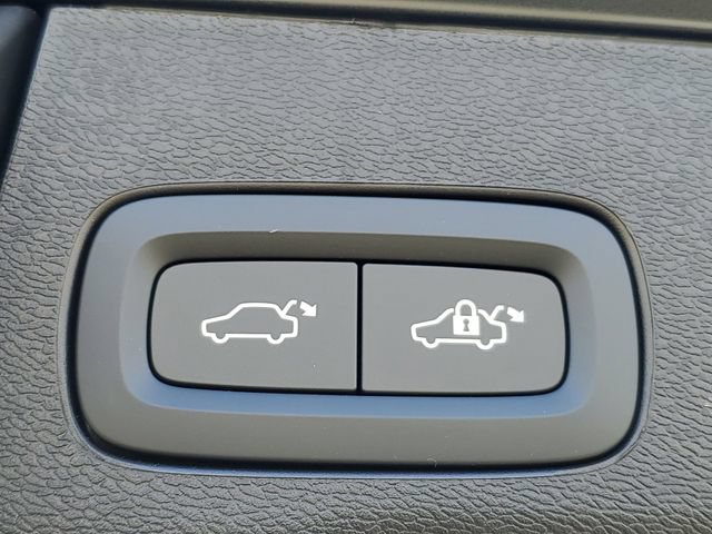 New 2026 Volvo XC60 B5 Plus w/ Protection Package Premier AWD/4WD image 35