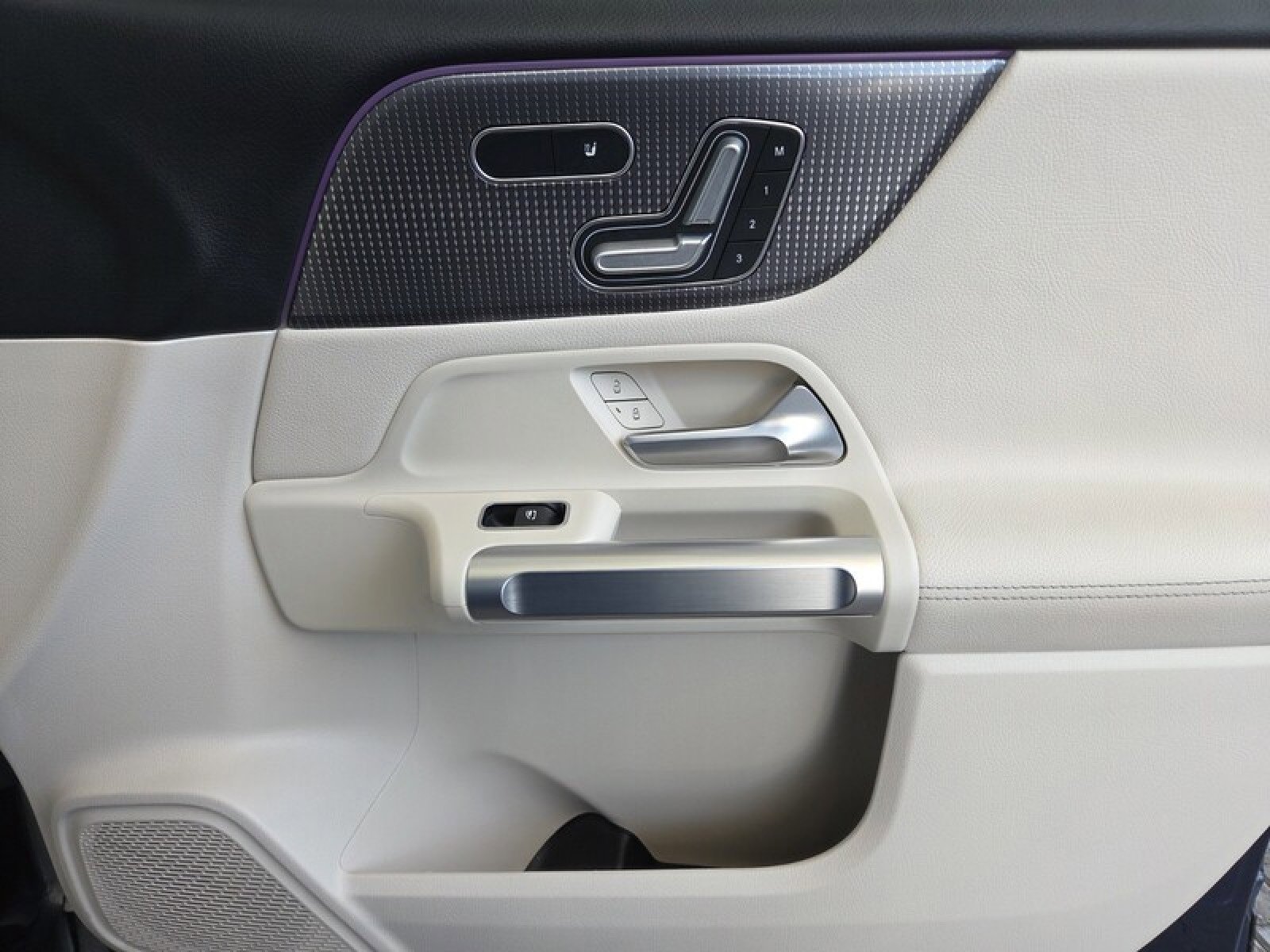 Certified 2022 Mercedes-Benz GLB 250 image 22