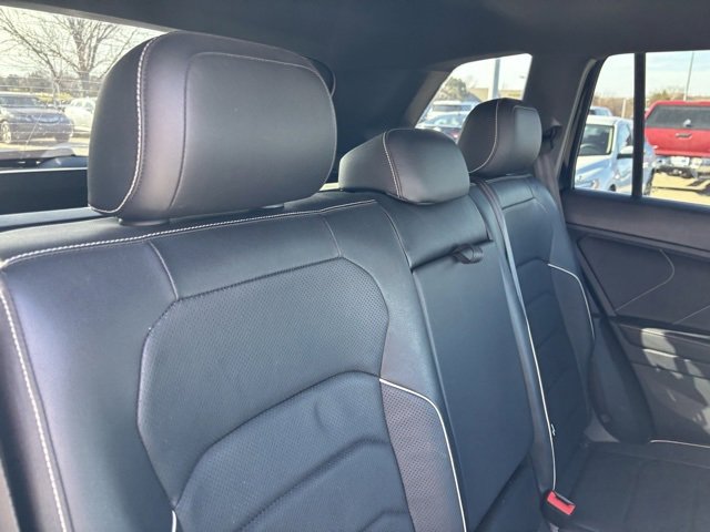 Used 2022 Volkswagen Tiguan SEL R-Line image 31