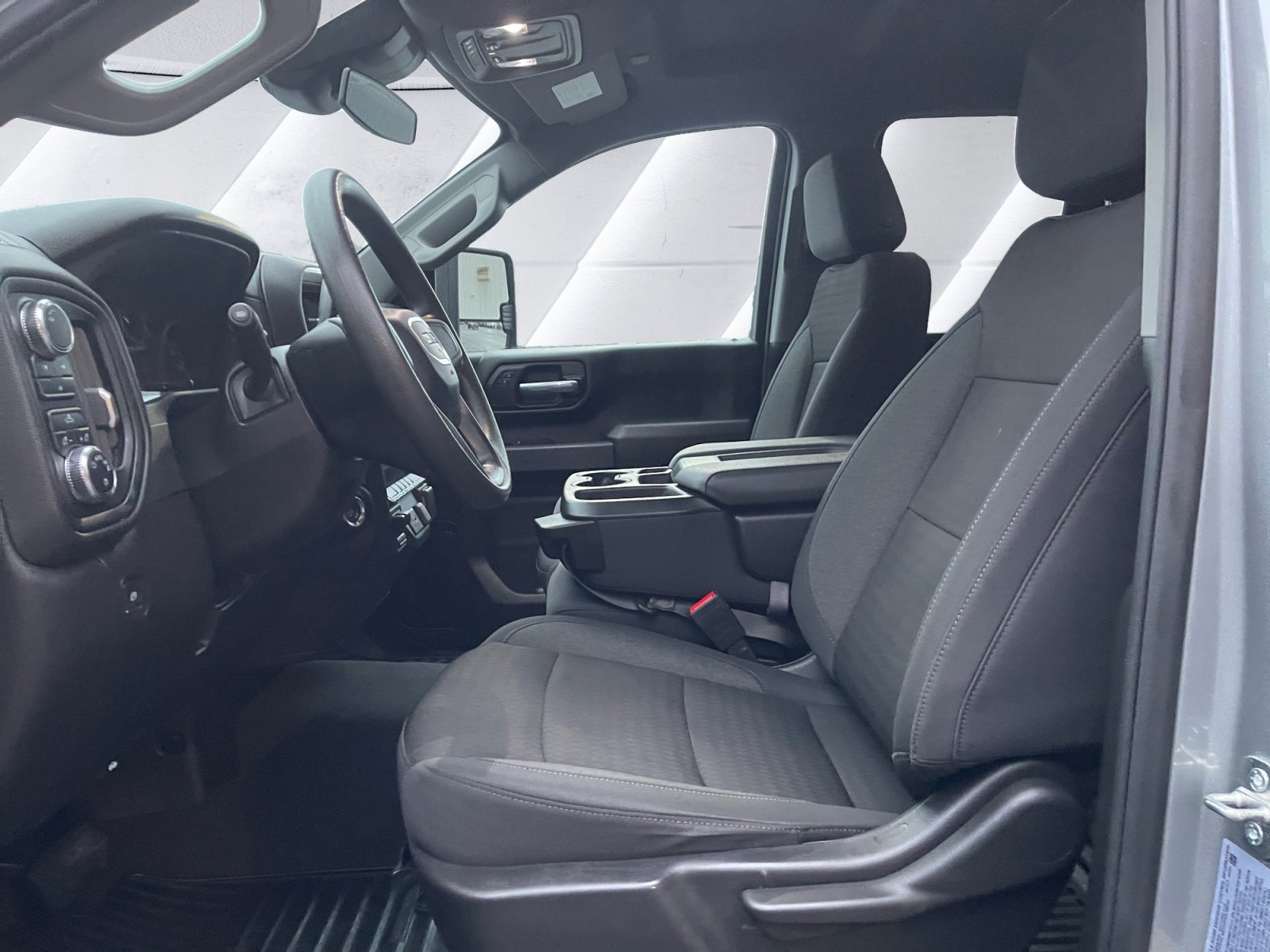 Used 2024 GMC Sierra 2500 Pro w/ Convenience Package image 10