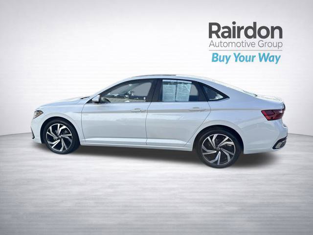 Used 2025 Volkswagen Jetta SEL FWD image 4