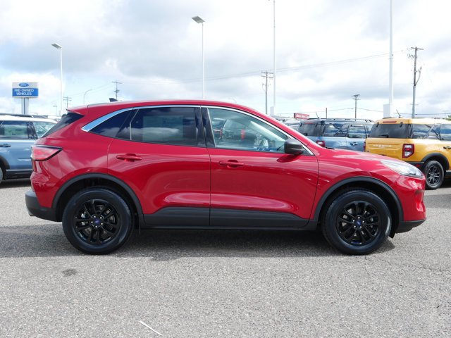 Certified 2022 Ford Escape SE w/ Cold Weather Package image 2