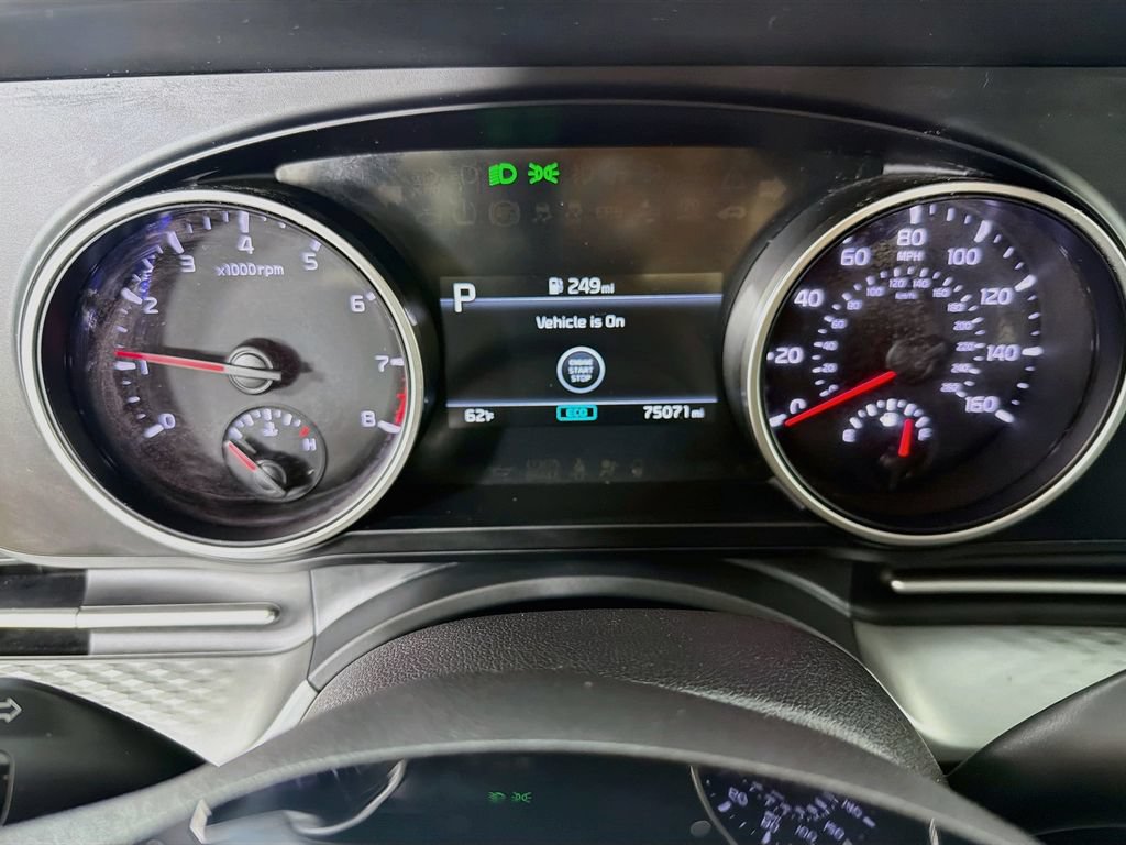Used 2023 Kia Carnival LX FWD image 12