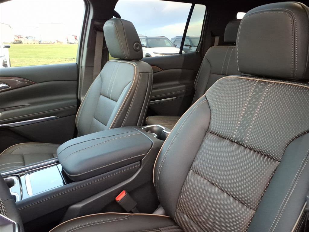 New 2026 Chevrolet Traverse High Country image 6