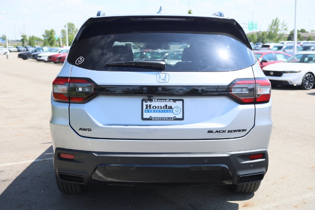 New 2026 Honda Pilot Black Edition image 5