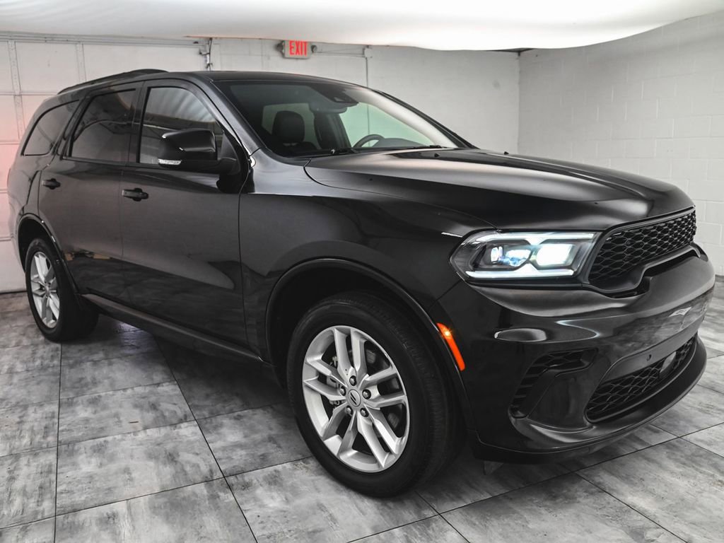 Used 2025 Dodge Durango GT AWD/4WD image 3