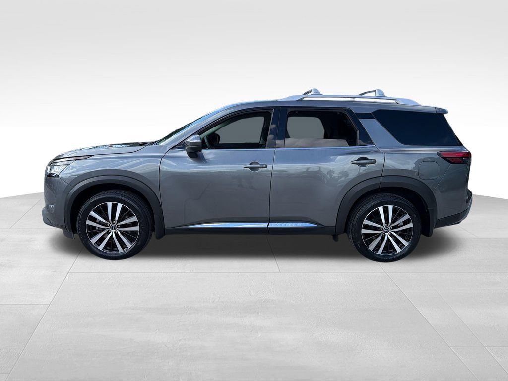 Used 2024 Nissan Pathfinder Platinum w/ Cargo Package AWD/4WD image 8
