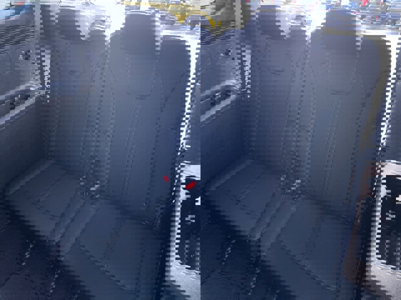 Used 2022 Kia Sorento S w/ Panoramic Sunroof Package image 24