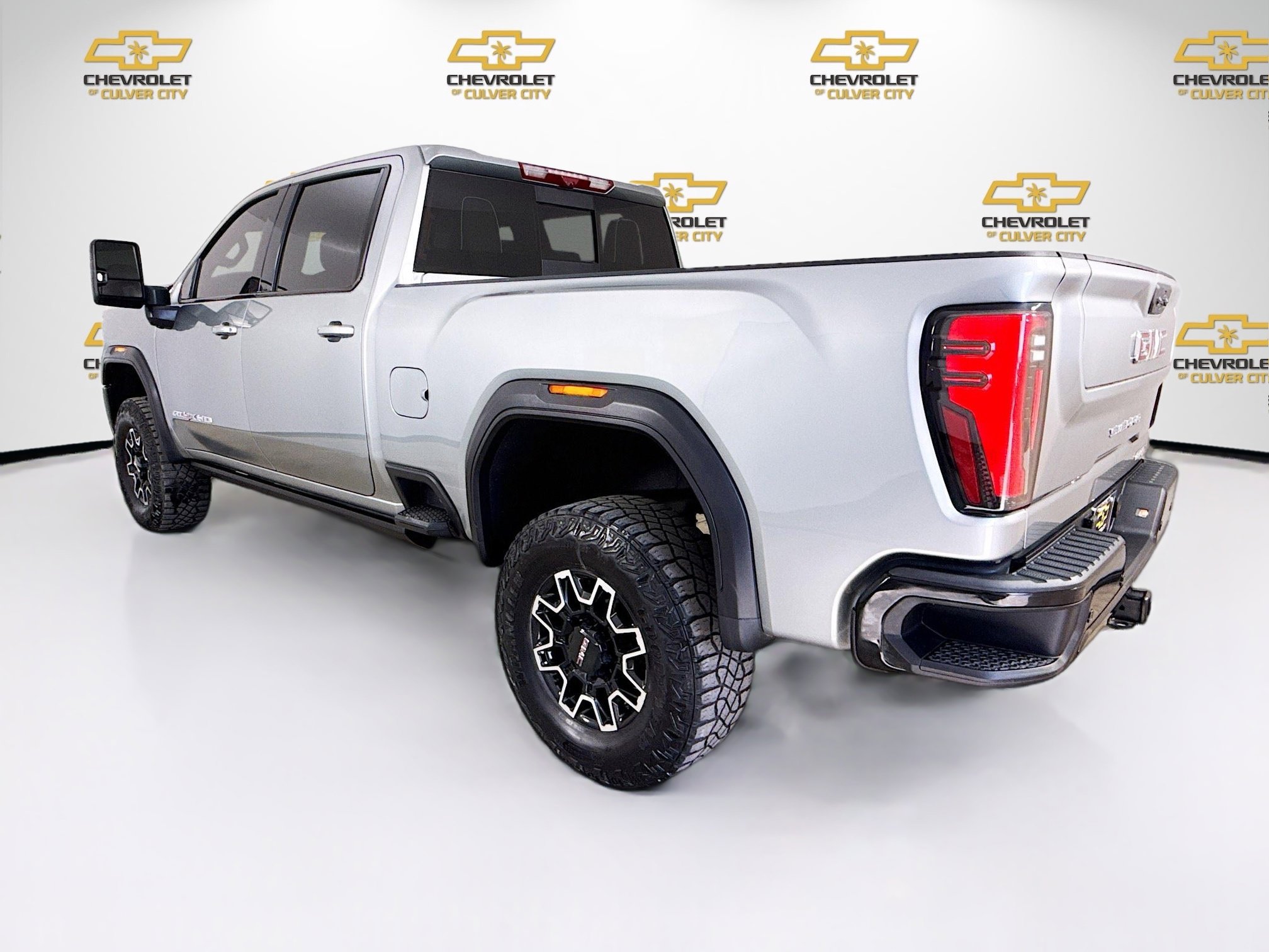 Used 2024 GMC Sierra 2500 AT4X image 5