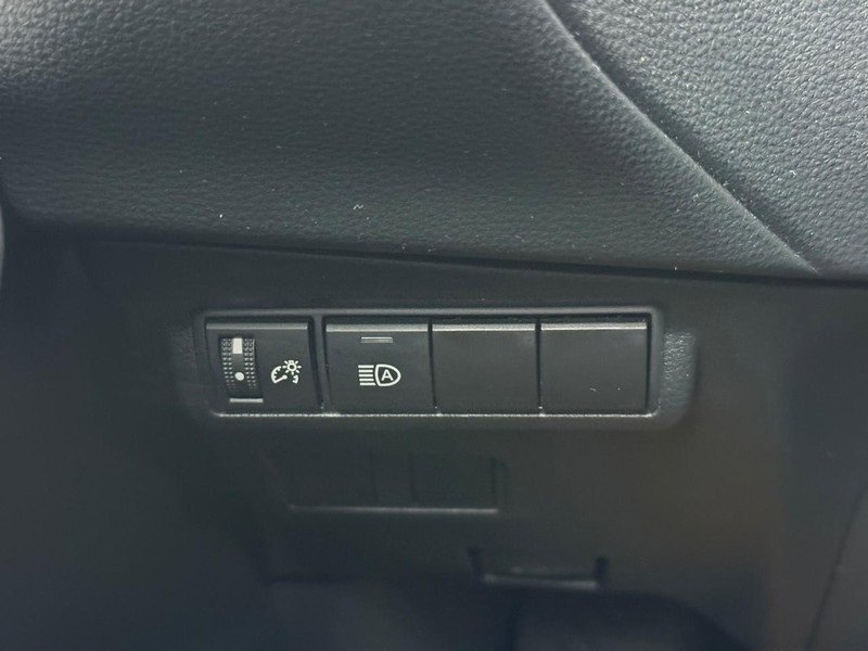 Used 2024 Toyota Corolla Cross LE image 29