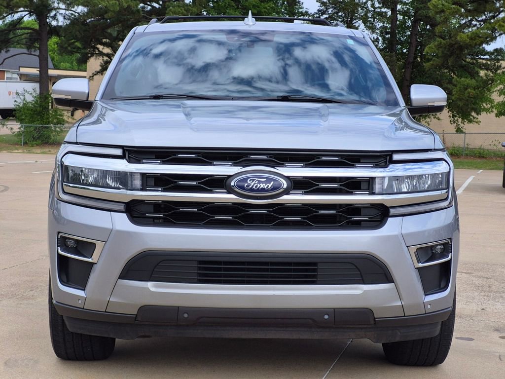 Used 2024 Ford Expedition Limited AWD/4WD image 2
