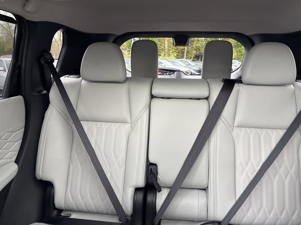 Used 2025 Mitsubishi Outlander AWD image 42