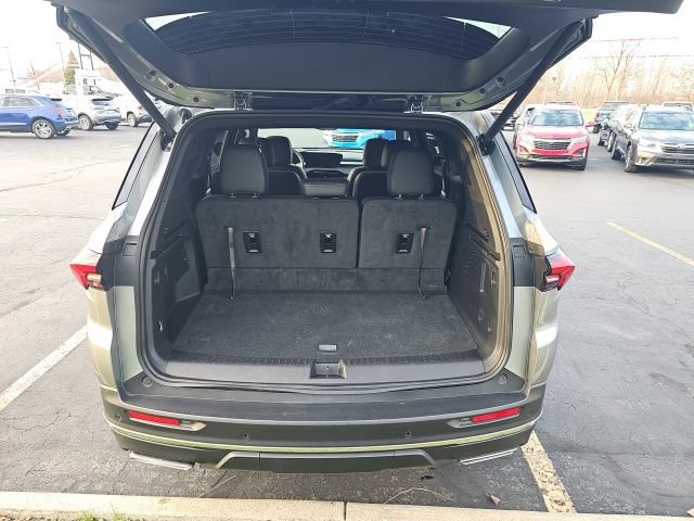 Used 2025 Buick Enclave Preferred FWD image 13