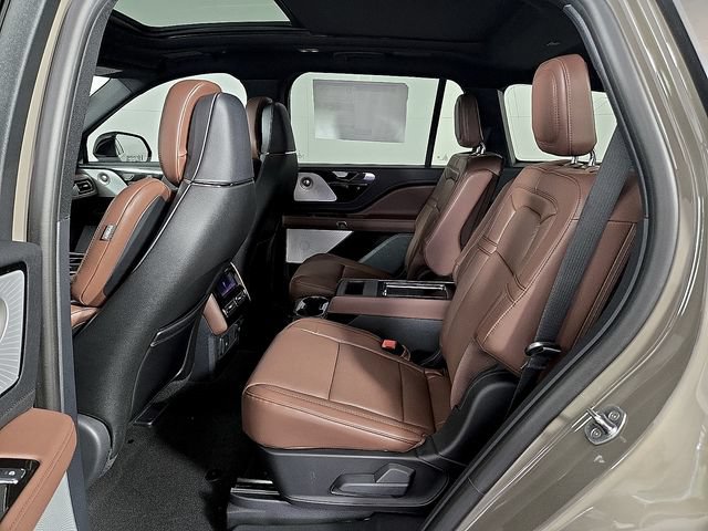 New 2026 Lincoln Aviator Reserve w/ Luxury Package RWD image 10
