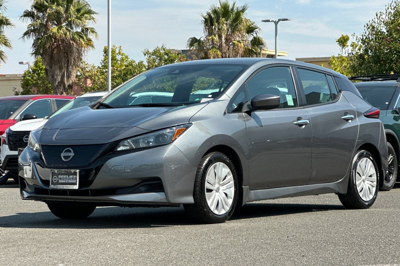 Certified 2025 Nissan Leaf S FWD image 8