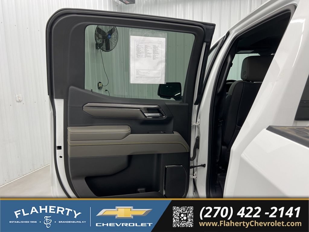 Used 2024 Chevrolet Silverado 1500 ZR2 w/ Technology Package AWD/4WD image 10