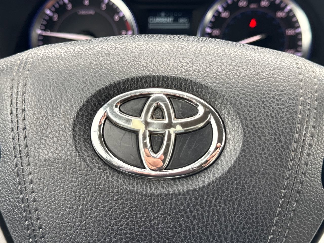 Used 2015 Toyota Highlander LE AWD/4WD image 26