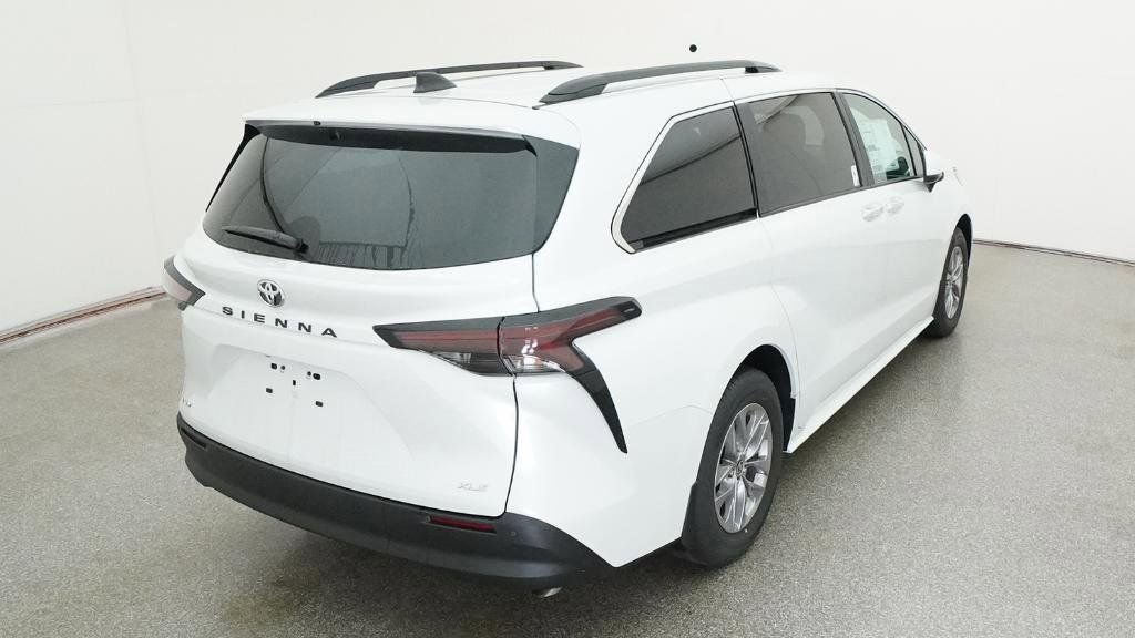 New 2026 Toyota Sienna XLE image 16