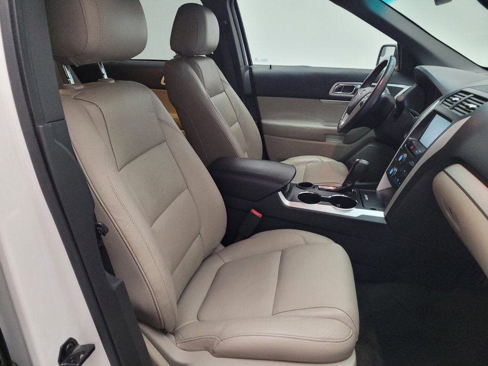 Used 2015 Ford Explorer XLT w/ Equipment Group 202A image 21