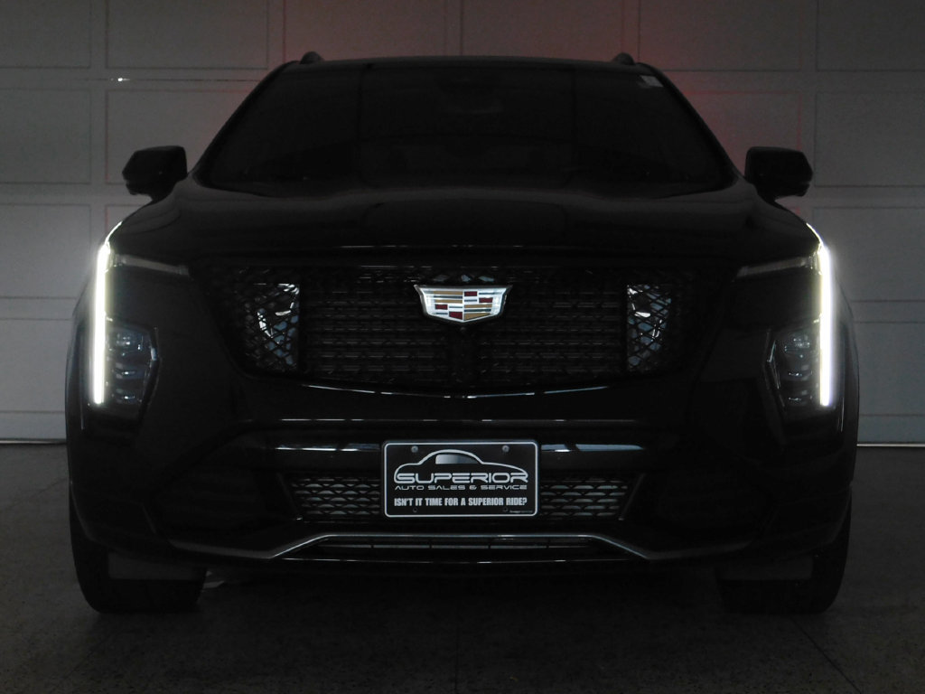 Used 2025 Cadillac XT4 Sport w/ LPO, Floor Liner Package AWD/4WD image 11