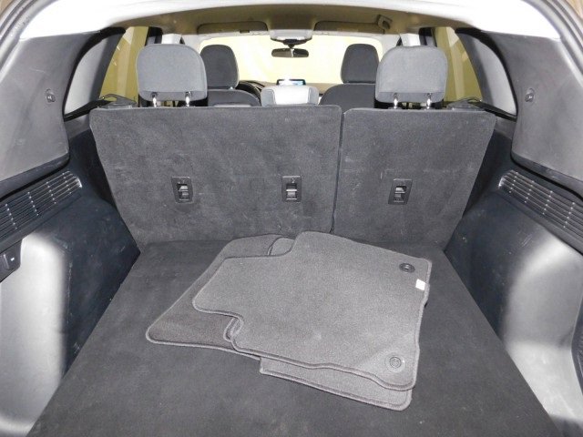 Used 2022 Ford Escape SE w/ SE Sport Appearance Package image 17