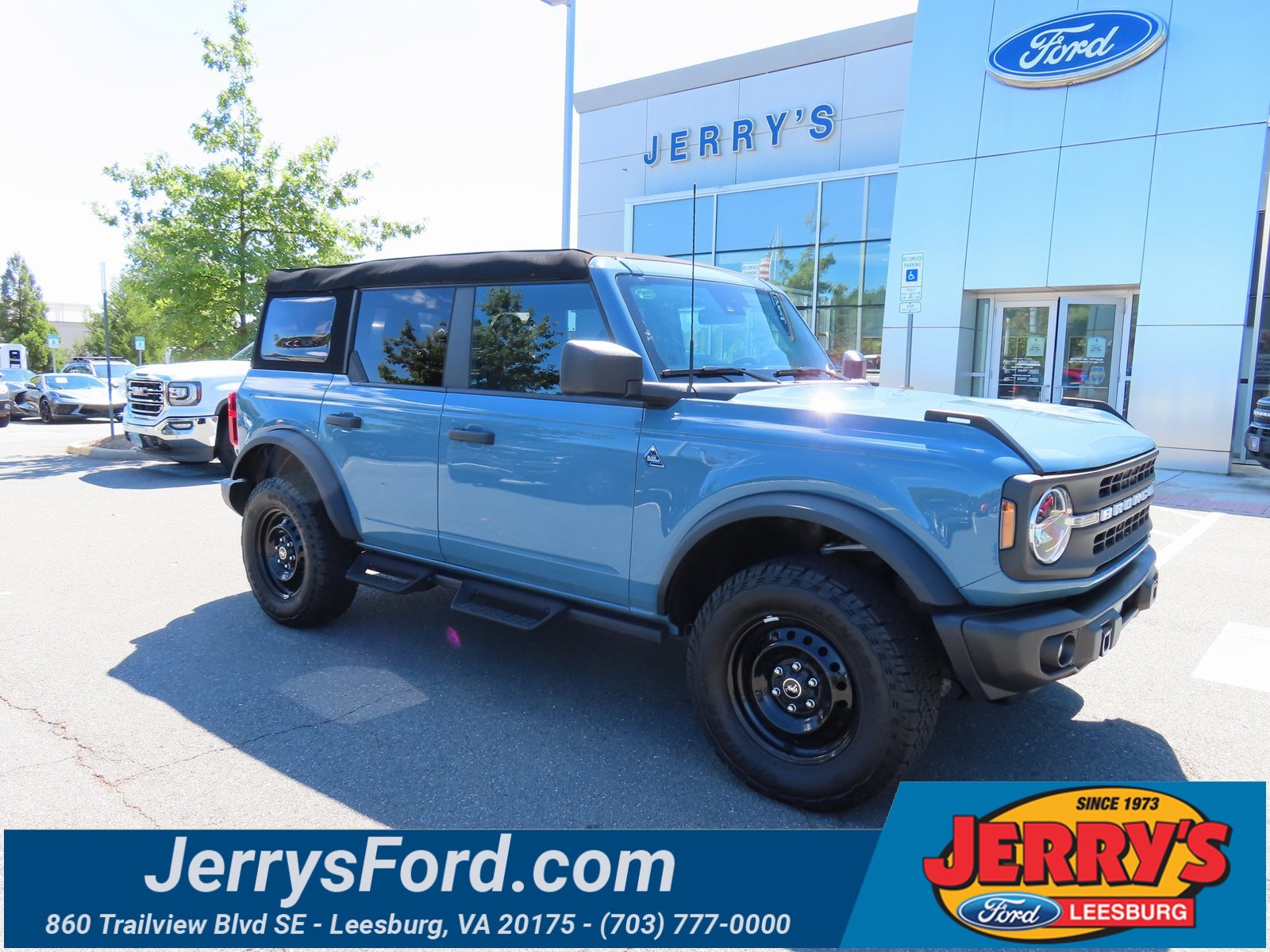Used 2023 Ford Bronco Black Diamond image 1