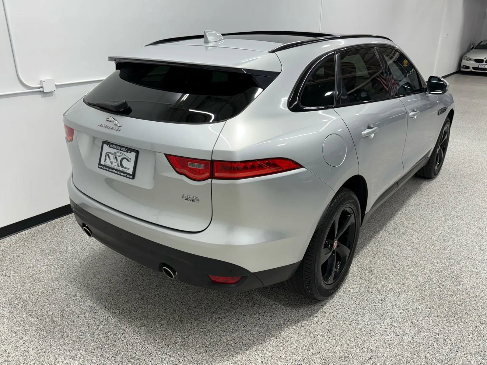Used 2019 Jaguar F-PACE Premium image 51