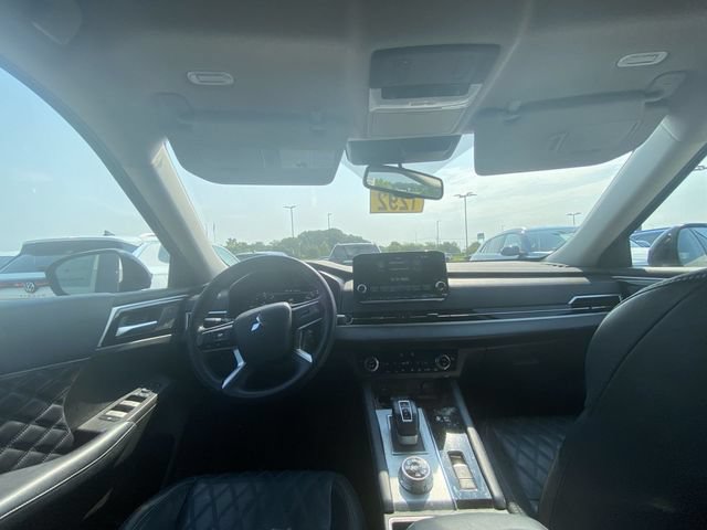 Used 2023 Mitsubishi Outlander SEL AWD/4WD image 5
