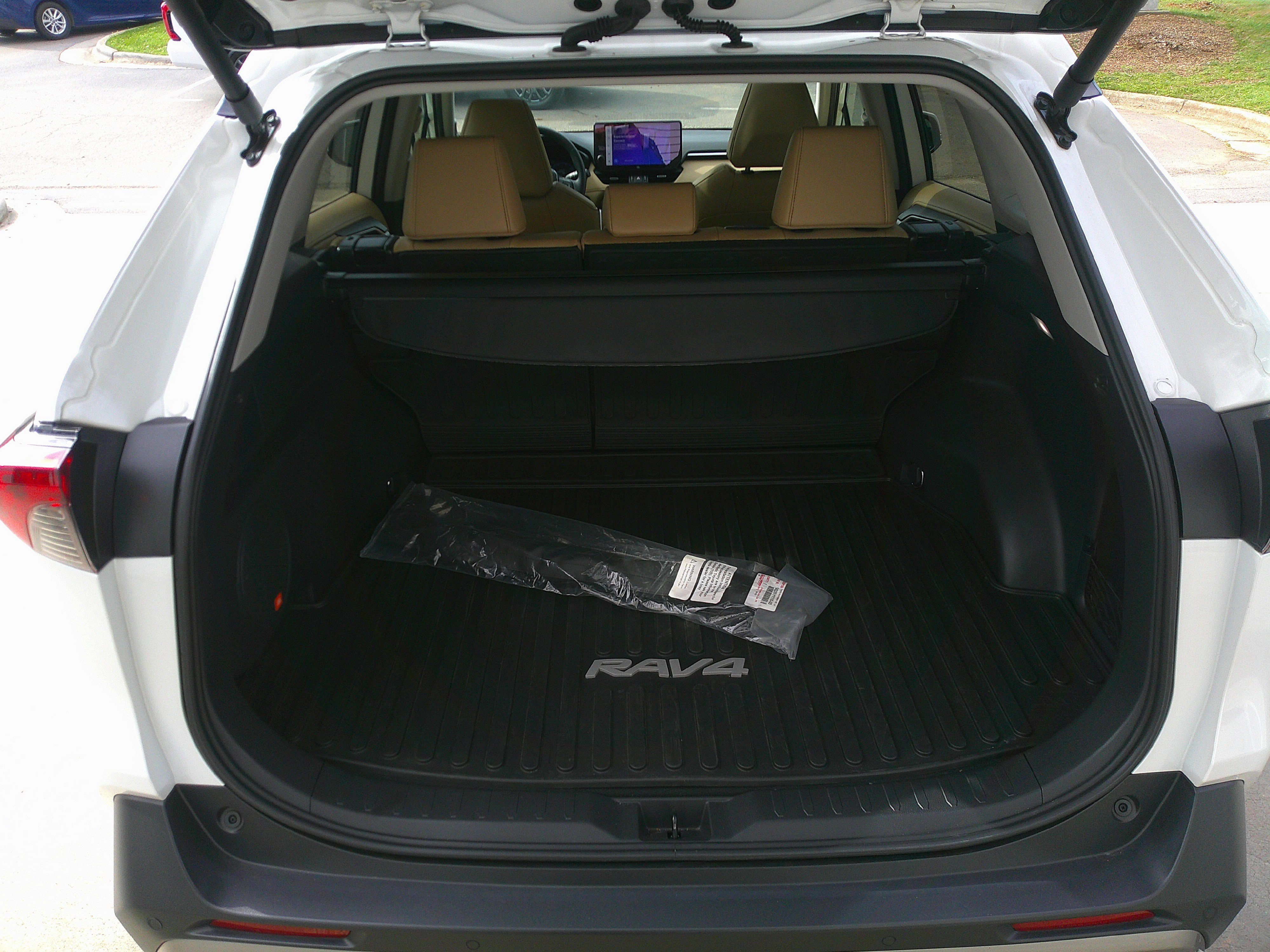 Used 2024 Toyota RAV4 Limited w/ Weather Package image 32