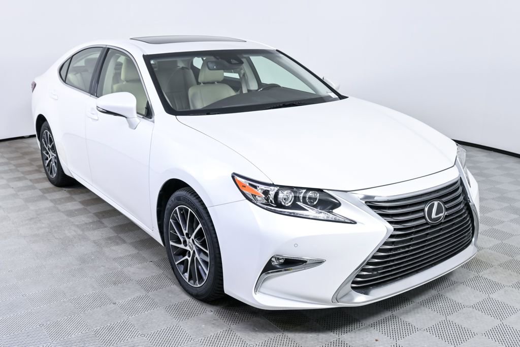 Used 2016 Lexus ES 350 w/ Luxury Package w/Wood Trim image 26