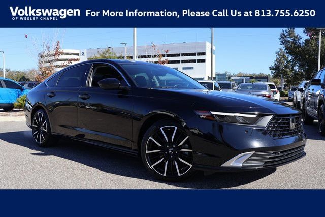 Used 2023 Honda Accord Touring image 1