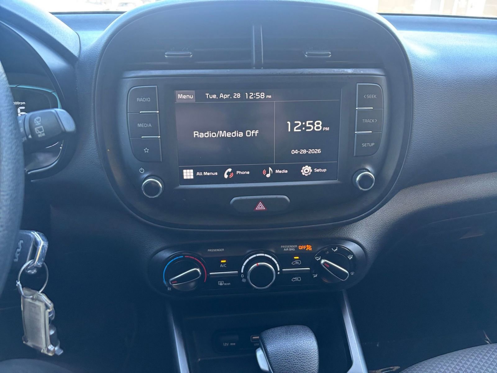 Used 2025 Kia Soul LX w/ LX Technology Package FWD image 17