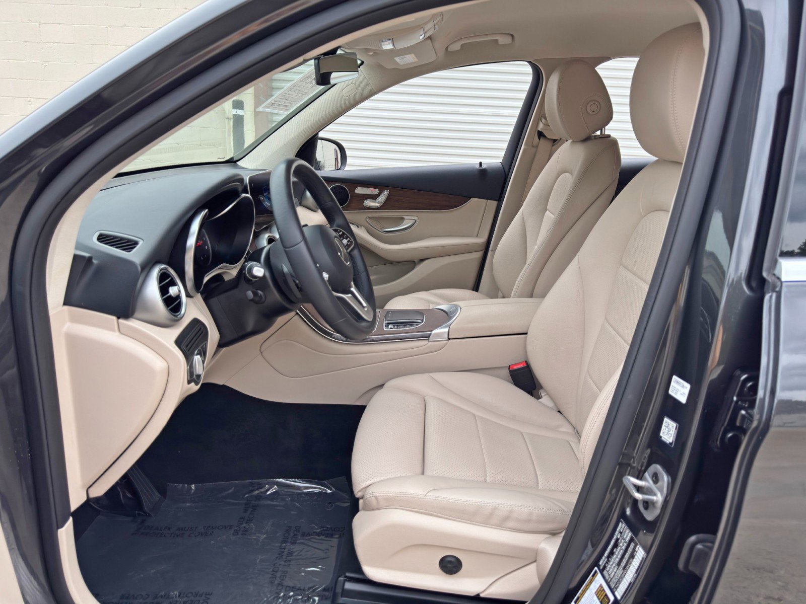 Used 2022 Mercedes-Benz GLC 300 w/ Premium Package Lite image 15