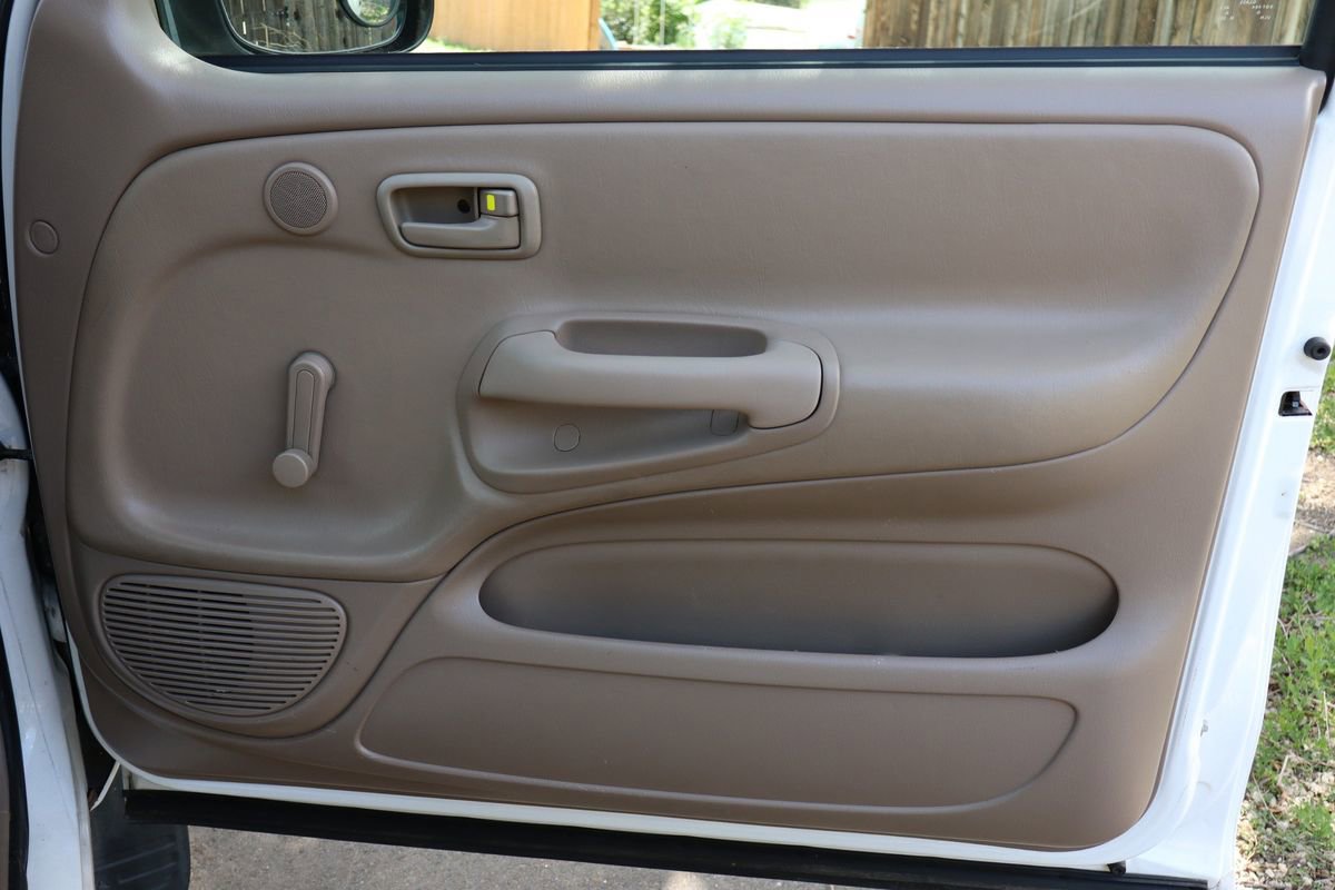 Used 2000 Toyota Tundra 2WD Regular Cab image 18