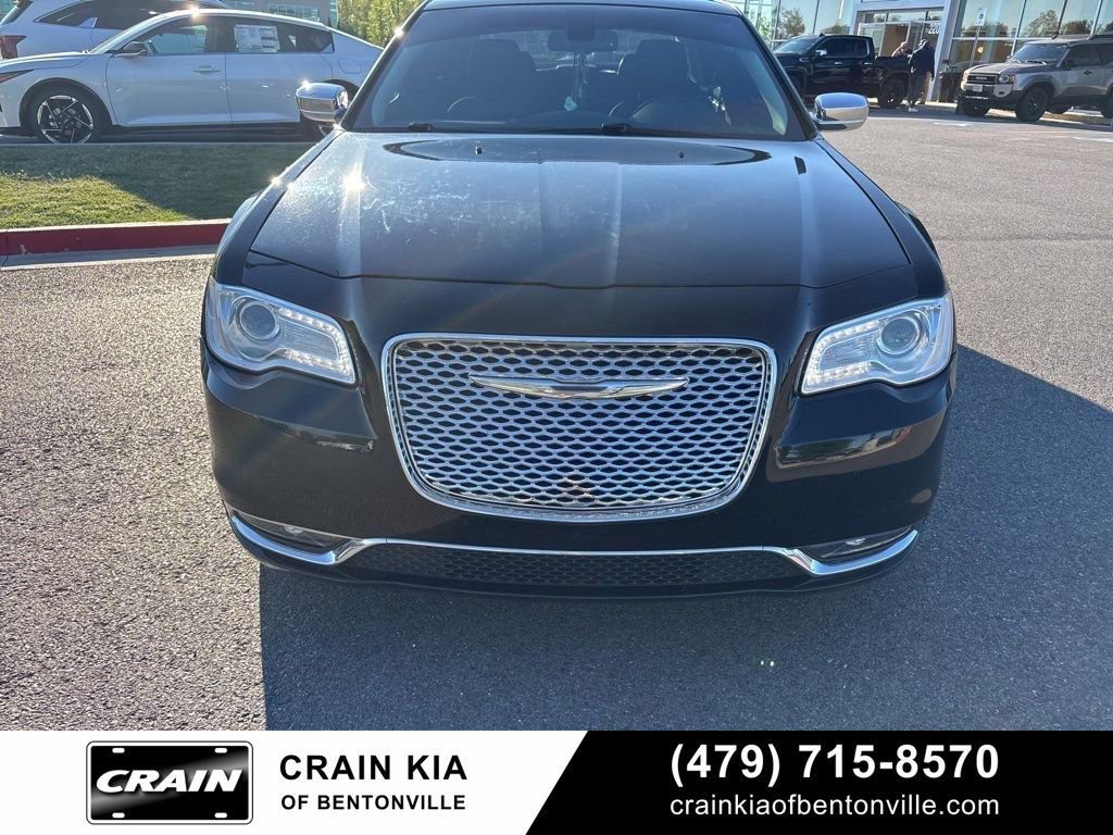 Used 2017 Chrysler 300 C image 8