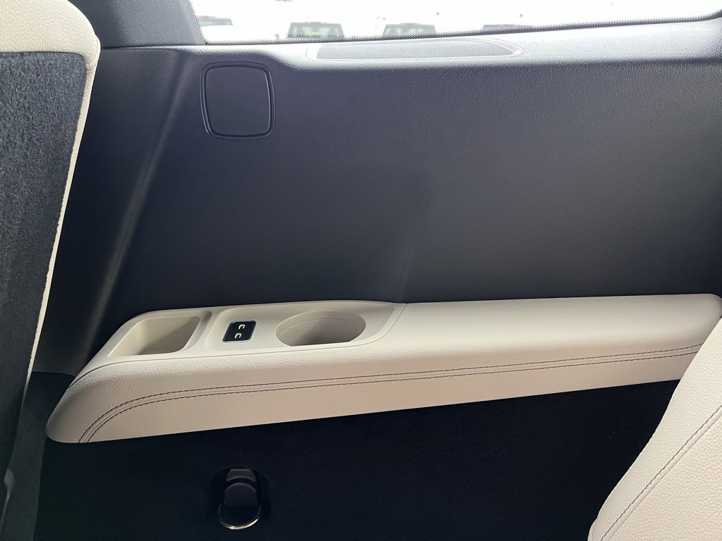 Used 2025 Mercedes-Benz GLS 450 4MATIC image 60