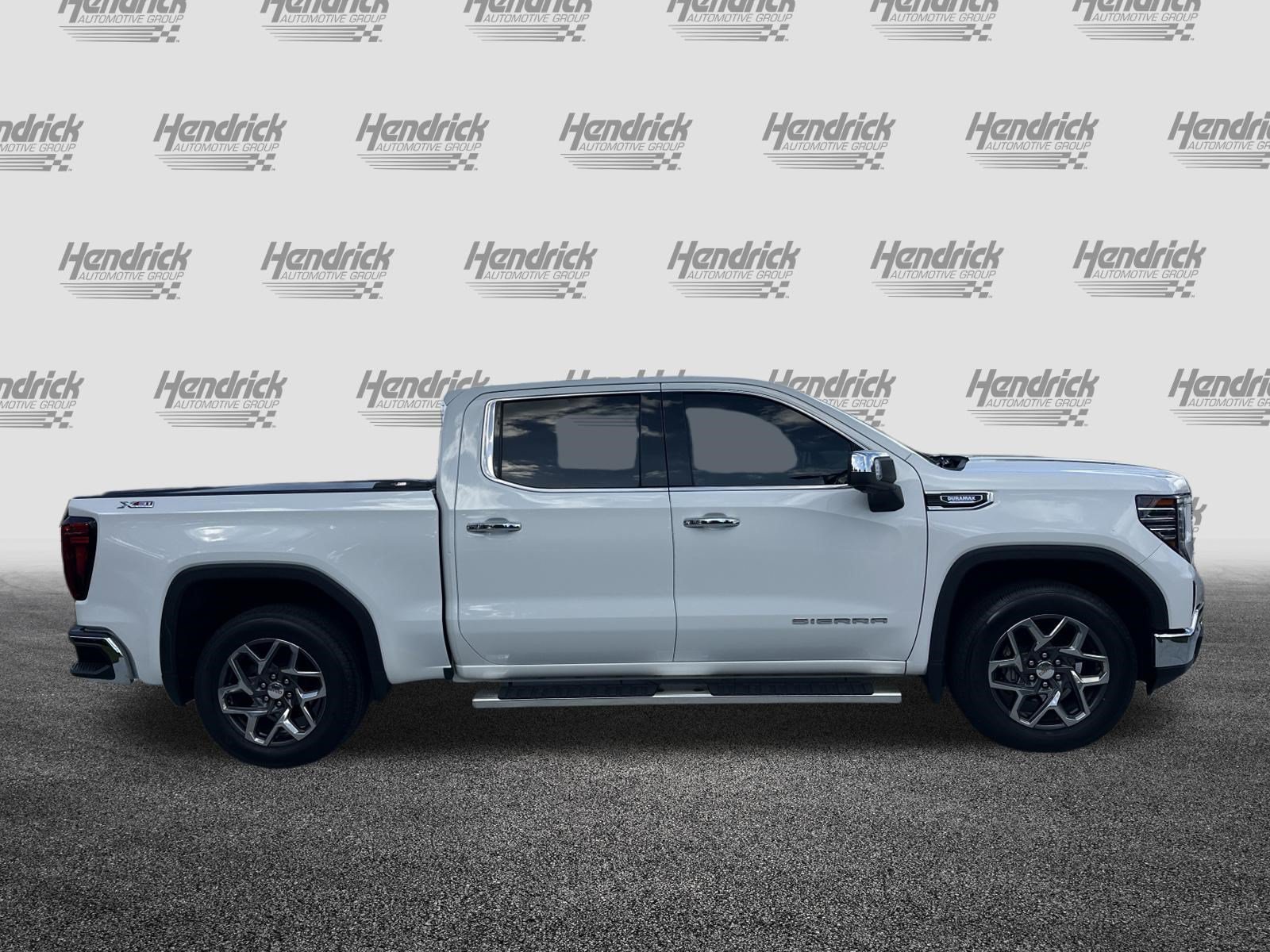 Used 2022 GMC Sierra 1500 SLT w/ SLT Premium Plus Package AWD/4WD image 11