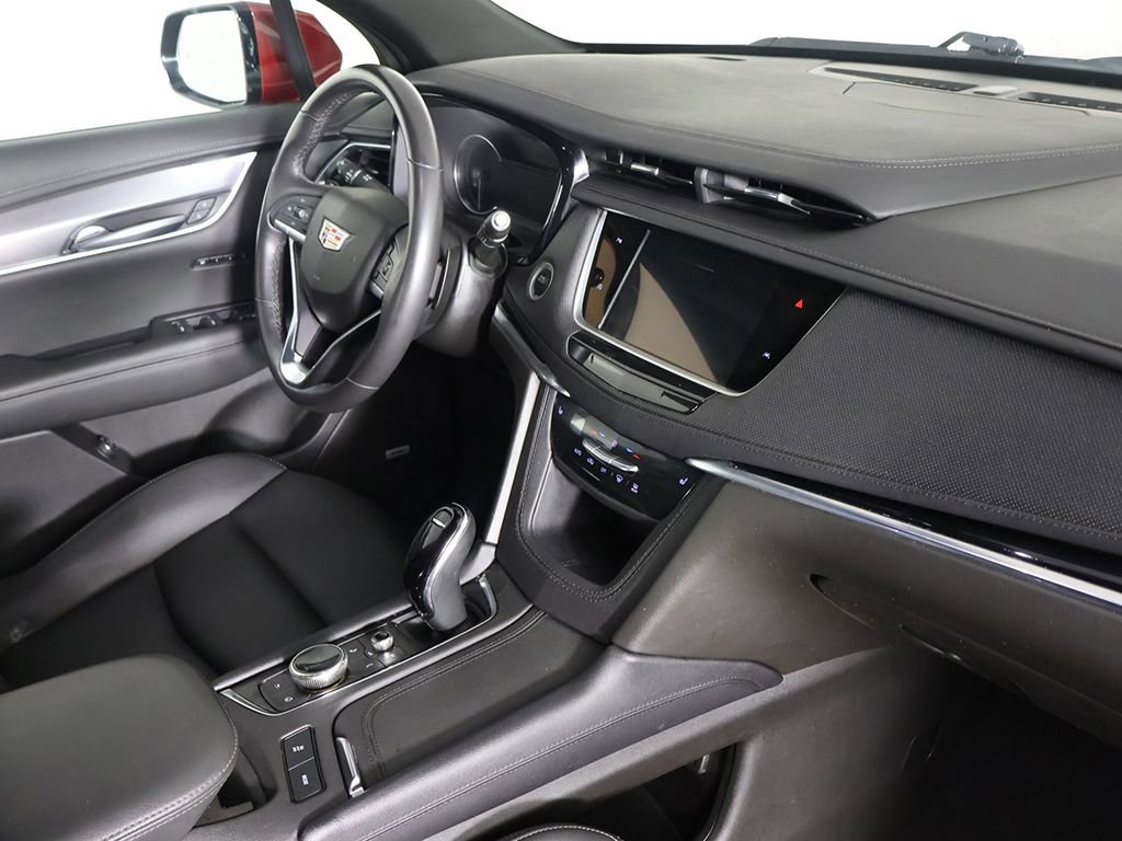 Used 2023 Cadillac XT6 Luxury image 31