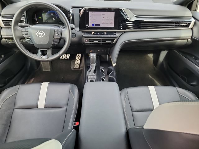 Used 2025 Toyota Camry SE FWD image 16