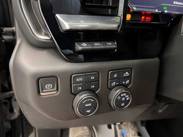Used 2024 Chevrolet Silverado 2500 High Country w/ High Country Premium Package AWD/4WD image 17