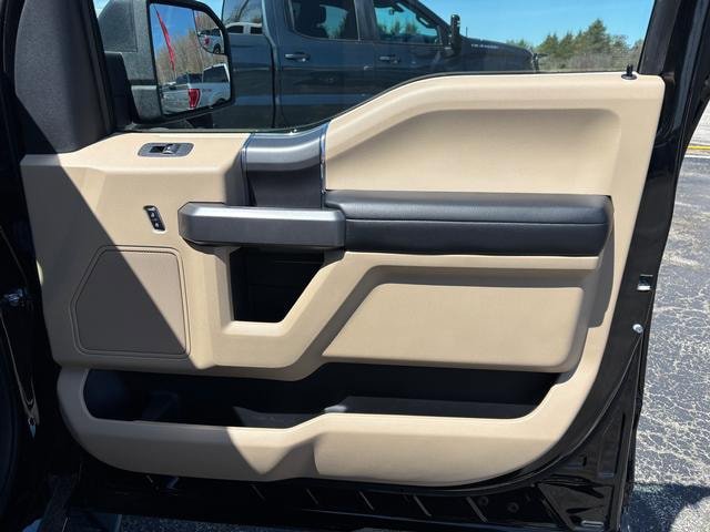 Used 2018 Ford F150 XLT w/ Equipment Group 302A Luxury AWD/4WD image 16