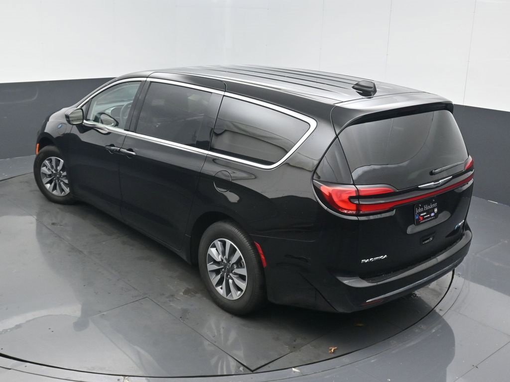 Certified 2024 Chrysler Pacifica Select image 41