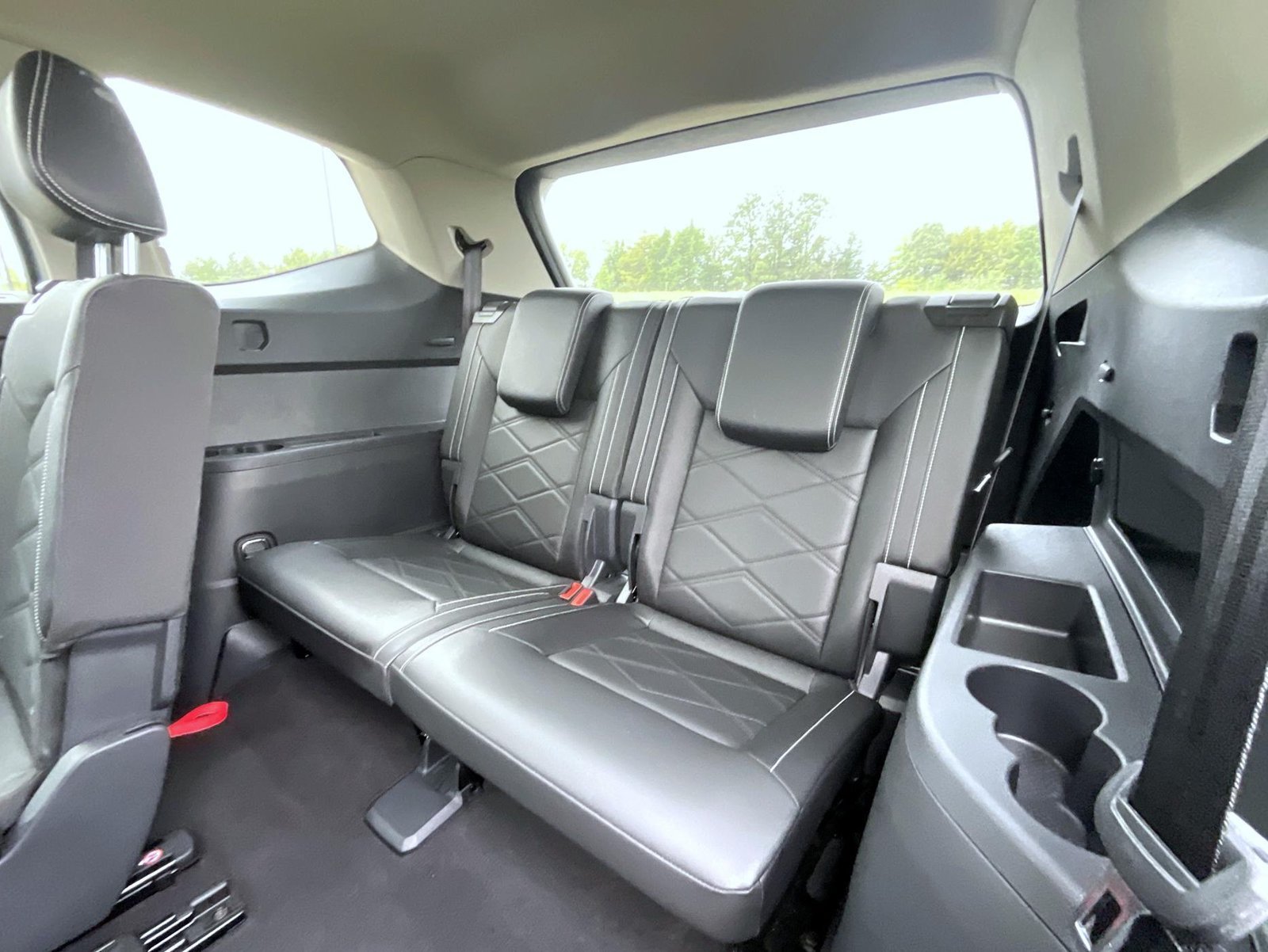 Used 2025 Volkswagen Atlas SE AWD/4WD image 20