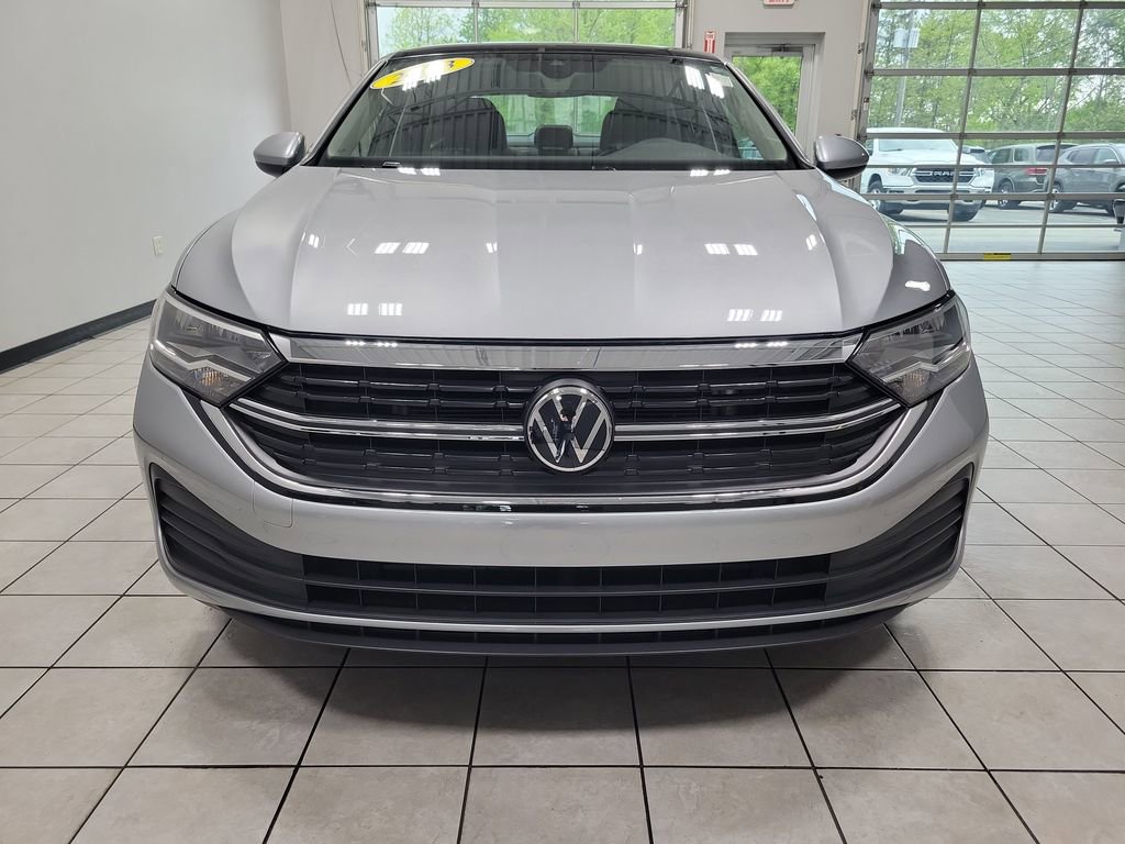Used 2023 Volkswagen Jetta SE w/ Panoramic Sunroof Package FWD image 6