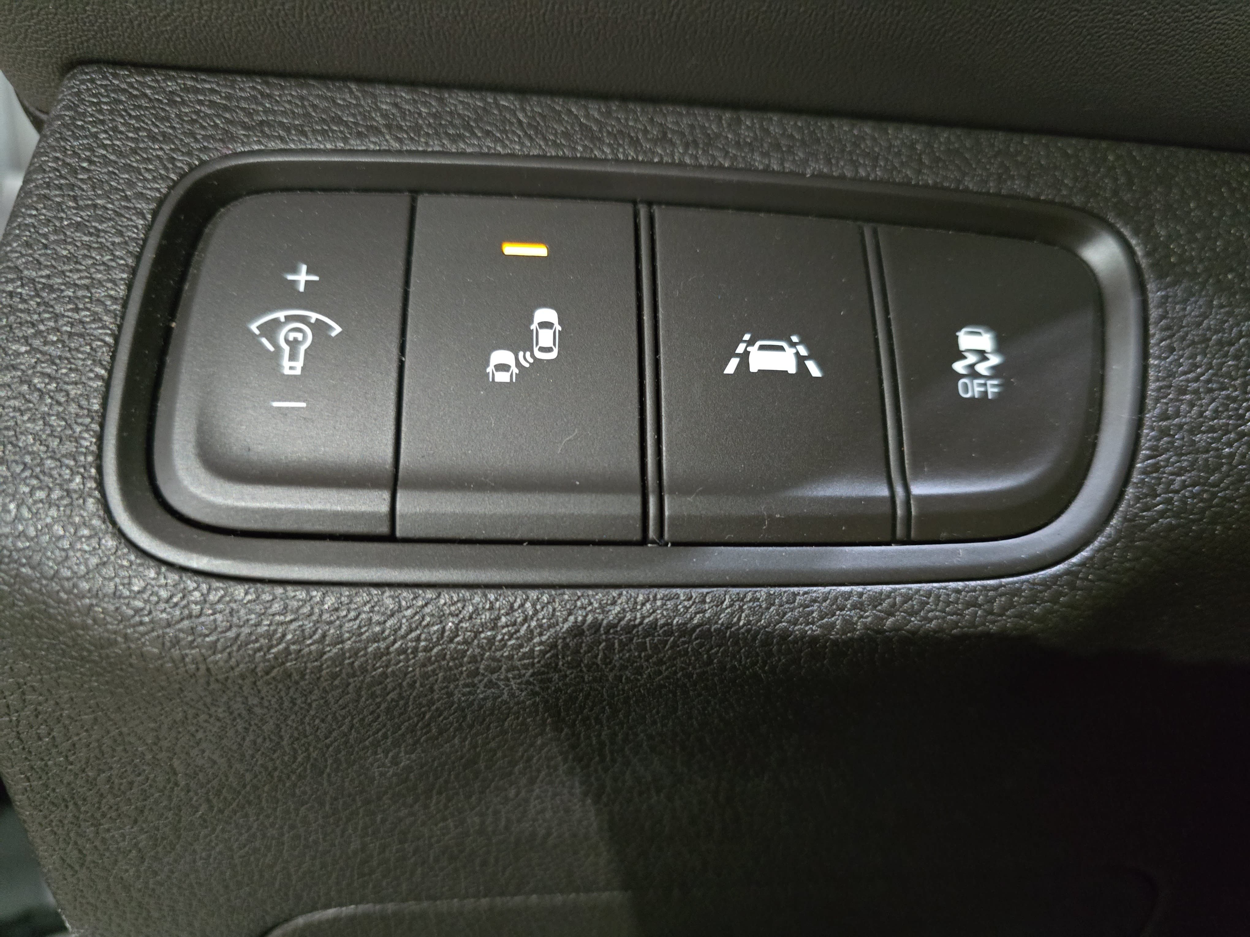 Used 2020 Hyundai Santa Fe SEL FWD image 23