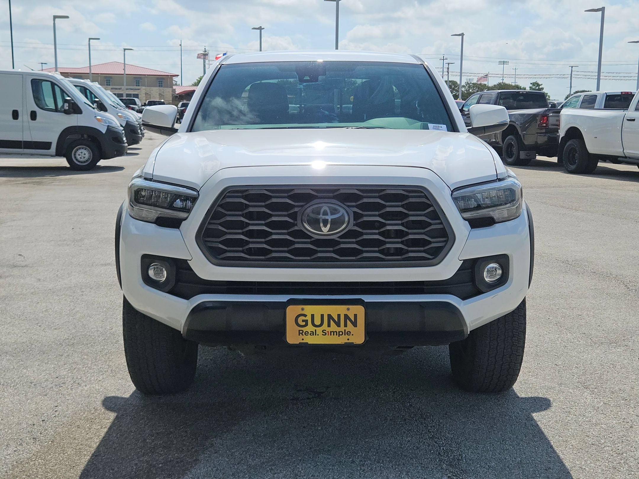 Used 2021 Toyota Tacoma TRD Off-Road w/ Technology Package AWD/4WD image 8