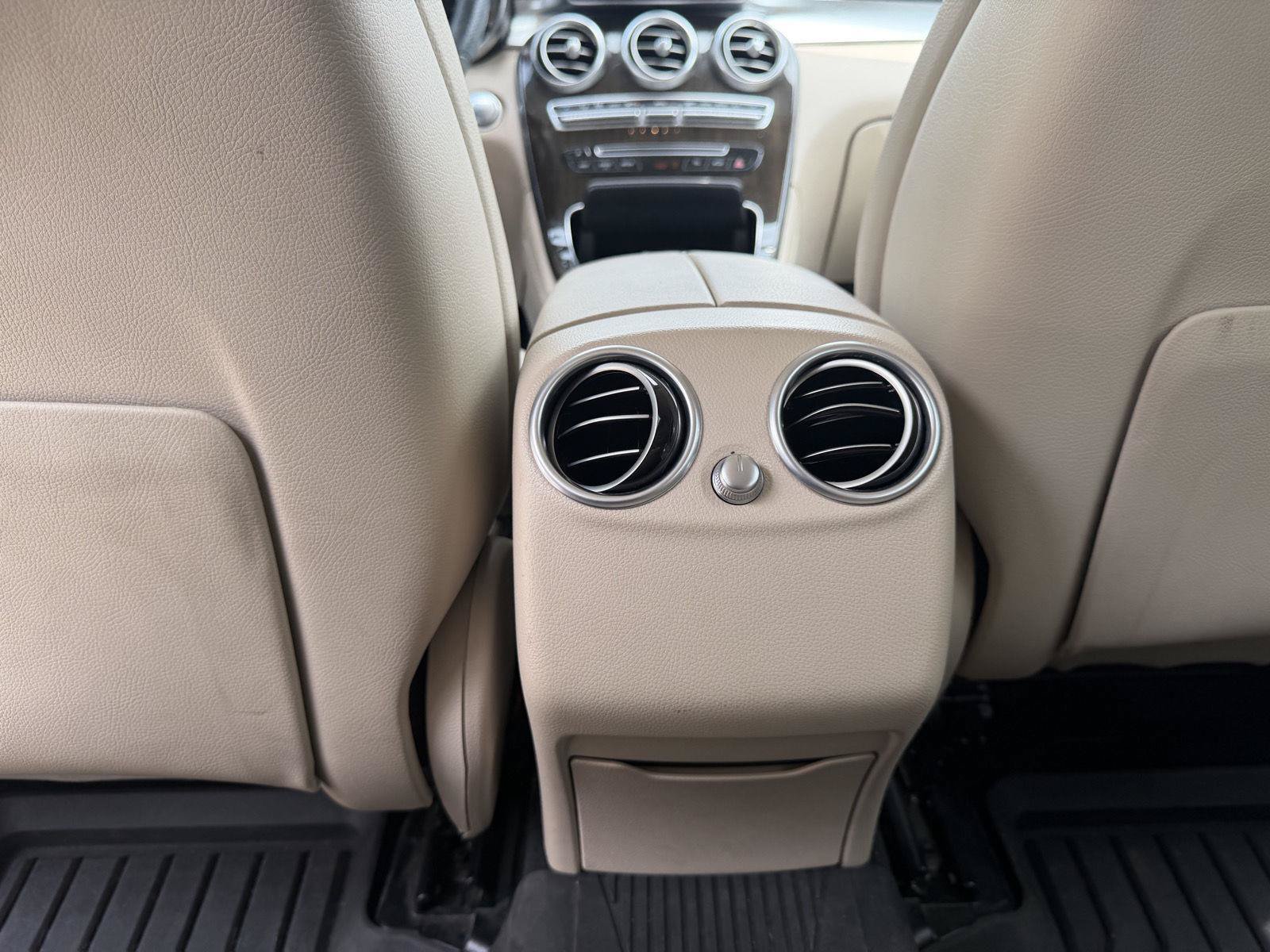 Used 2019 Mercedes-Benz GLC 300 image 17