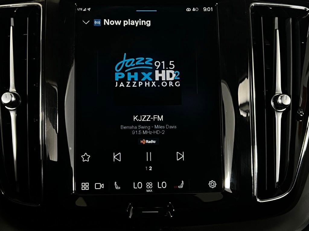 Used 2024 Volvo XC60 B5 Core image 16